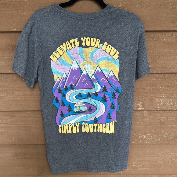 Simply Southern Heather Grey Camping Van Logo Women’s t-shirt size Medium - Picture 3 of 3